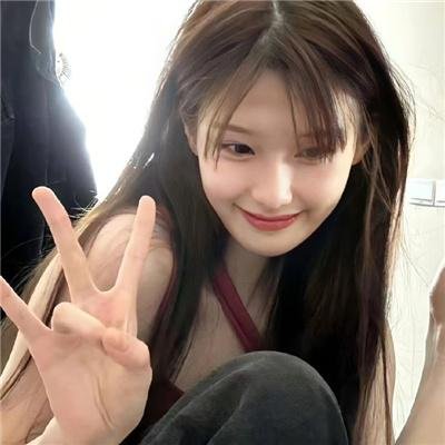 魕